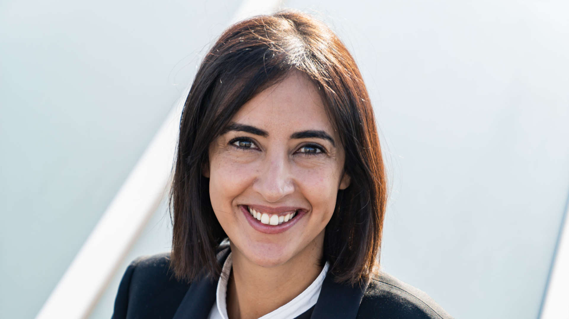 Digitization and CO2 reduction in a conservative sector – an interview with Khadija Nadi